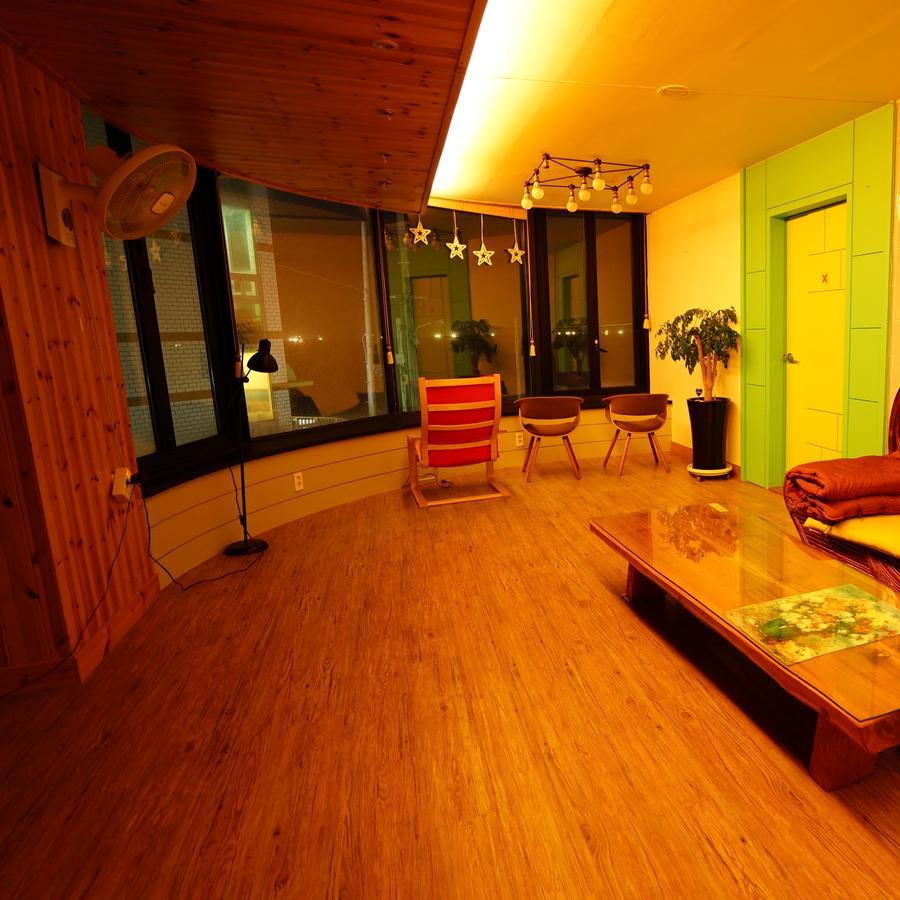 My Mother Guesthouse جيجو المظهر الخارجي الصورة